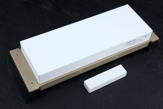 Водный керамический точильный камень для заточки ножей Suehiro Cerax 205x73x23 мм, зернистость 8000 Grit, керамическая связка, Япония