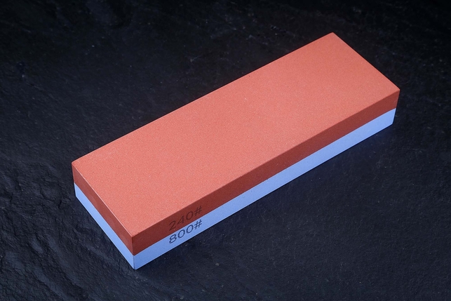 Комбинированный водный керамический точильный камень для заточки ножей Tuotown 180x60x30 мм, зернистость 240 / 800 Grit, керамическая связка, Китай