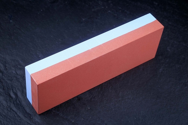 Комбинированный водный керамический точильный камень для заточки ножей Tuotown 180x60x30 мм, зернистость 240 / 800 Grit, керамическая связка, Китай