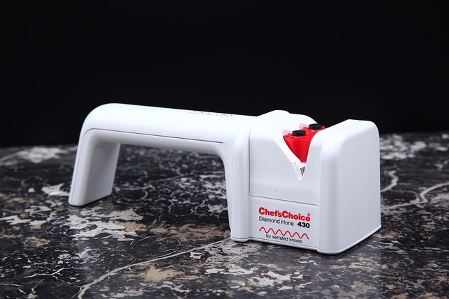 Ручная (механическая) точилка для серрейторных и хлебных ножей Chef's Choice CC430, ABS-пластик, нержавеющая сталь, США