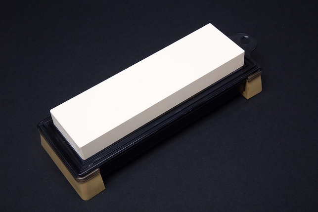 Комбинированный водный керамический точильный камень для заточки ножей Suehiro W42 180x50x36 мм, зернистость 1000 / 3000 Grit, керамическая связка, Япония