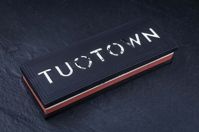 Комбинированный водный керамический точильный камень для заточки ножей Tuotown 180x60x30 мм, зернистость 600 / 1500 Grit, керамическая связка, Китай