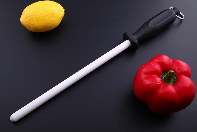 Керамический мусат для правки ножей Flugel 25 см, круглый, зернистость 600 Grit, грубый (coarse), черная рукоять, Германия