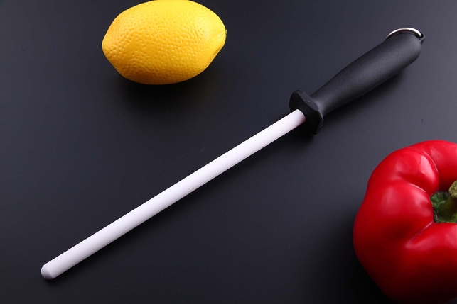 Керамический мусат для правки ножей Flugel 20 см, круглый, зернистость 600 Grit, грубый (coarse), черная рукоять, Германия