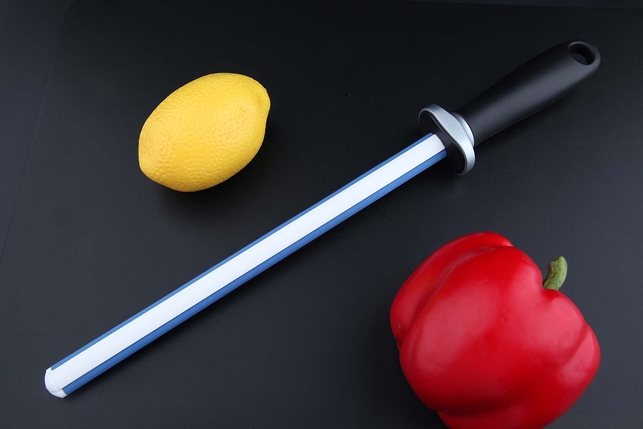 Керамический комбинированный мусат для правки ножей Flugel 26 см, овальный, зернистость 600 / 3000 Grit, грубый (coarse) / тонкий (fine), черная рукоять, Германия