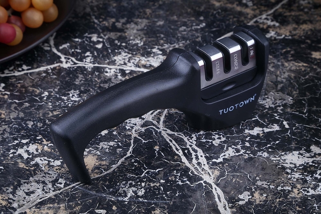 Ручная (механическая) точилка для для ножей Tuotown, карбид / алмаз / керамика, ABS-пластик, Китай