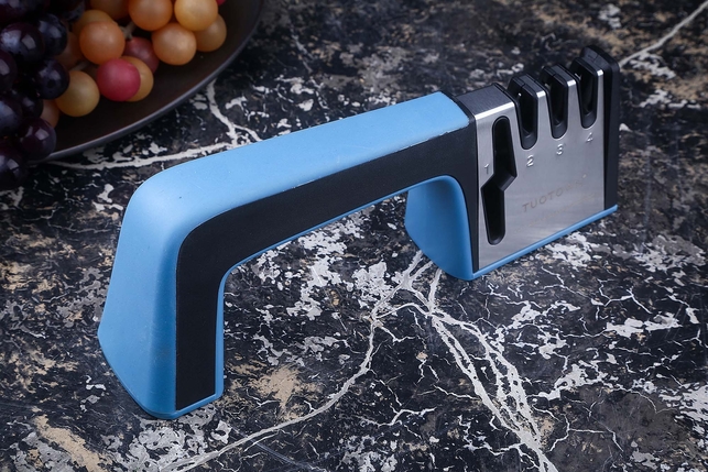 Ручная (механическая) точилка для ножей и ножниц Tuotown, карбид / алмаз / керамика, ABS-пластик, Китай