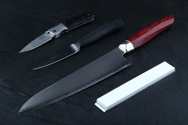 Камень Suehiro W-8 из оксида алюминия на алюминиевом бланке 150x24x6 мм, зернистость 8000 Grit, керамическая связка, Япония