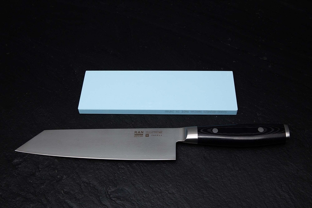 Водный керамический точильный камень для заточки ножей Naniwa Super Stone 1000 Grit (толщина 10 мм), Япония