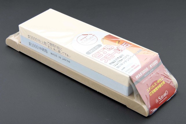 Комбинированный водный керамический точильный камень для заточки ножей Suehiro SKG 150x50x27 мм, зернистость 1000 / 3000 Grit, комплексная связка на магнезиальной основе, Япония