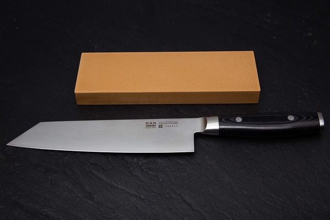 Водный керамический точильный камень для заточки ножей Naniwa Traditional Stone 6000 Grit, Япония