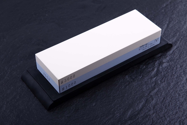 Комбинированный водный керамический точильный камень для заточки ножей Suehiro 183x63x26 мм, зернистость 1000 / 3000 Grit, керамическая связка, Япония