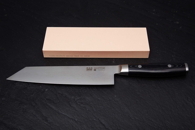 Водный керамический точильный камень для заточки ножей Naniwa Traditional Stone 1000 Grit, Япония