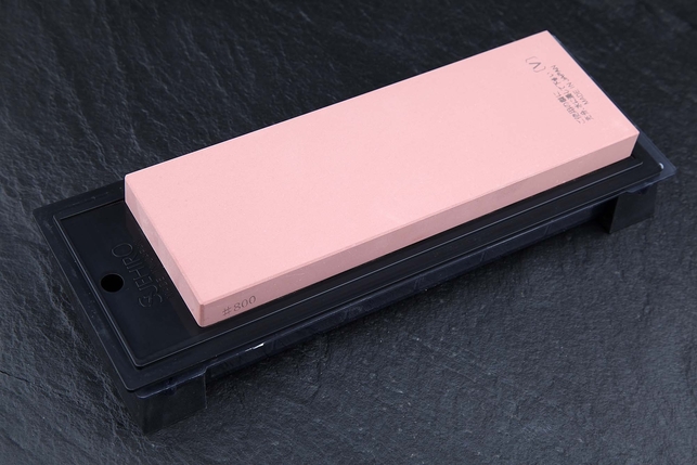 Комбинированный водный керамический точильный камень для заточки ножей Suehiro New Cerax 183x63x28 мм, зернистость 320 / 800 Grit, керамическая связка, Япония