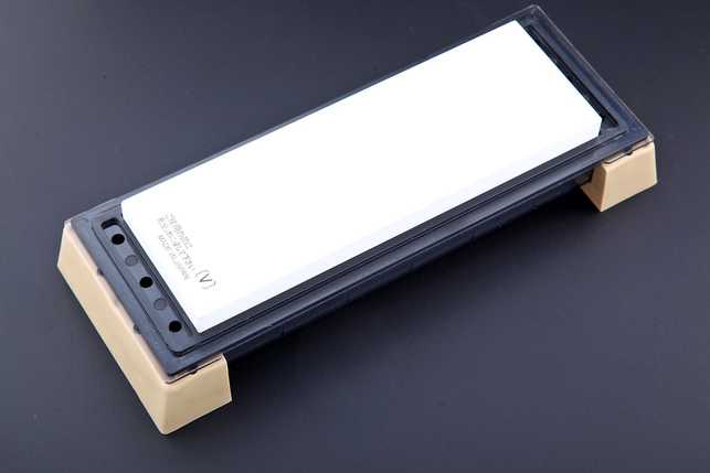 Комбинированный водный керамический точильный камень для заточки ножей Suehiro New Cerax 183x63x28 мм, зернистость 1000 / 6000 Grit, керамическая связка, Япония