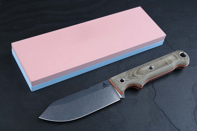 Комбинированный водный керамический точильный камень для заточки ножей Naniwa Combination Stone 1000 / 3000 Grit, Япония