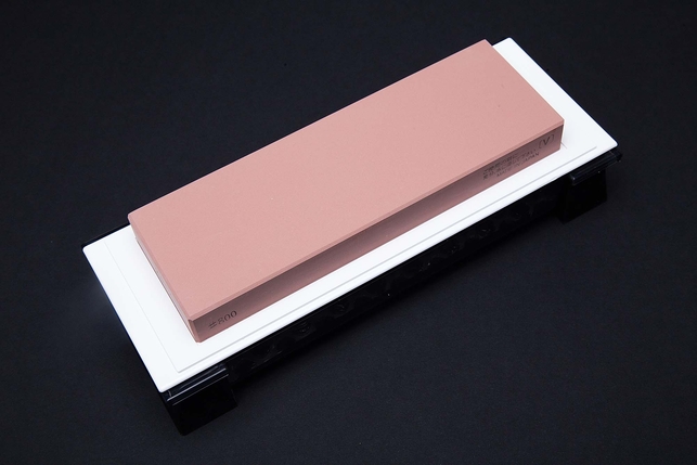 Водный керамический точильный камень для заточки ножей Suehiro New Cerax 183x63x20 мм, зернистость 800 Grit, керамическая связка, Япония