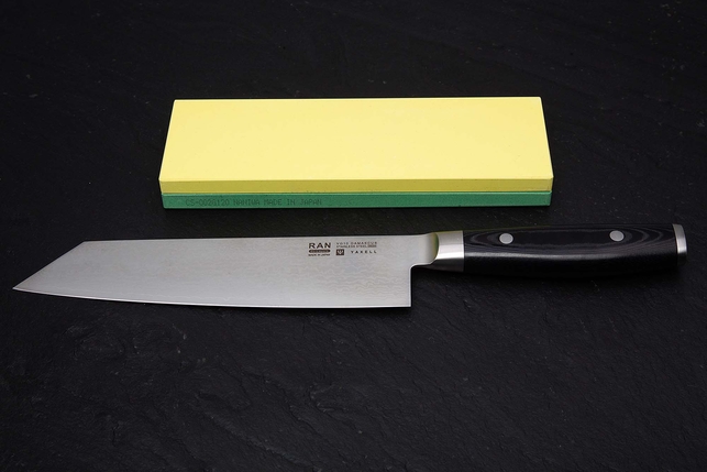Комбинированный водный керамический точильный камень для заточки ножей Naniwa Combination Stone 400 / 2000 Grit, Япония
