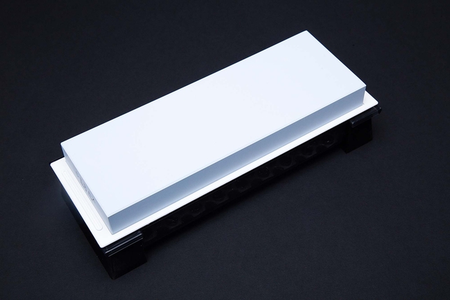 Водный керамический точильный камень для заточки ножей Suehiro New Cerax 206x73x23 мм, зернистость 1000 Grit, керамическая связка, Япония