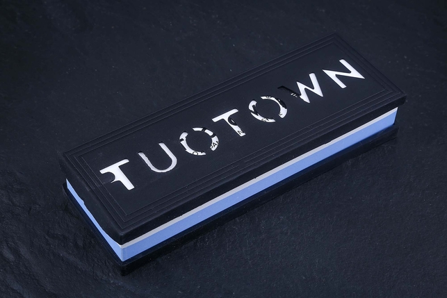 Комбинированный водный керамический точильный камень для заточки ножей Tuotown 180x60x30 мм, зернистость 1000 / 3000 Grit, керамическая связка, Китай