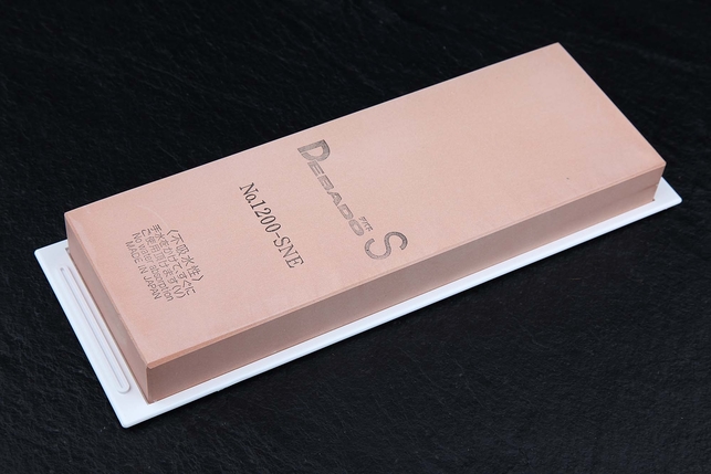 Водный керамический точильный камень для заточки ножей Suehiro Debado S 205x73x23 мм, зернистость 1000 Grit, керамическая связка, Япония